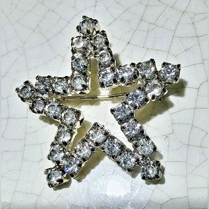Vintage rhinestone studded bedazzled star brooch
